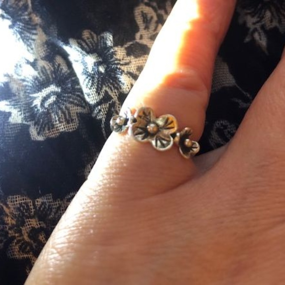 Sundance Sterling Flower Ring